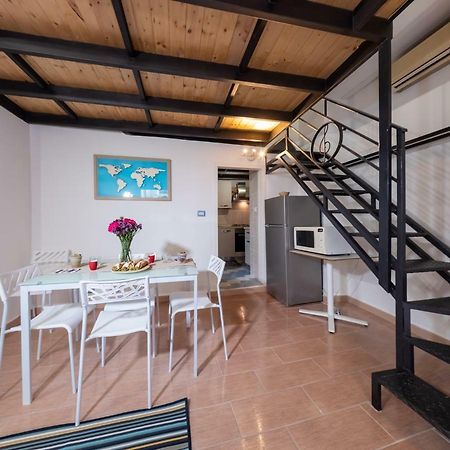 Sikulahouse - Apartment In The City Center Catánia Buitenkant foto